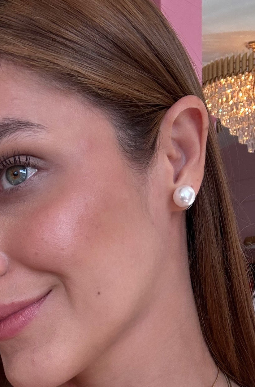 Basic pearls studs